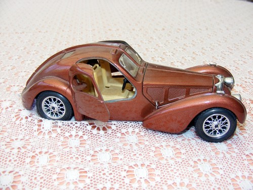 Jolie voiture bugatti - bugatti, marron