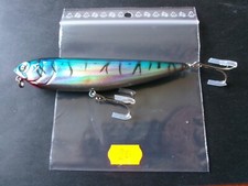 NEUF  14cm Leurre Poisson nageur Brochet belle couleur.