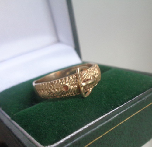 Bague boucle 9 carats - 9,