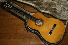 Petite guitare classique