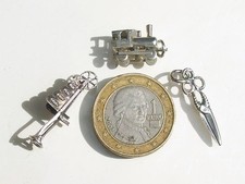 LOT de 3 PETITS PENDENTIFS /