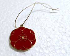 CHANEL Charm nouveauté 2025' Limited Gold Red
