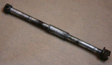 AXE DE ROUE AVANT FRONT WHEEL AXLE 4012518101 YAMAHA 125DT 2A6 TYPE 549