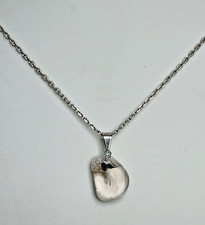 Pendentif pierre roulée cristal de roche 2 cm métal argenté vendu sans chaine