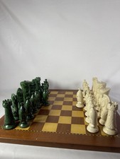 Jeu D’échecs Medieval Gotique En Faïence  (Set De 34) Duncan