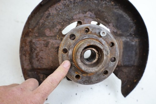 Fusee avant droite saab - avant,
