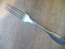 1 fourchette a dessert Christofle , modéle uni plat, métal argenté