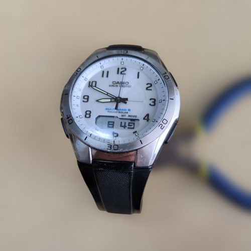 Montre solaire robuste