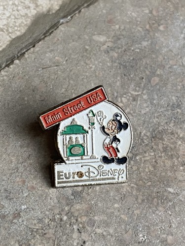 Pin mickey disney esso - pin’s,