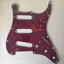 Nouveau pickguard Stratocaster