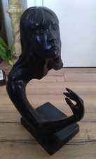 Sculpture femme noire signée