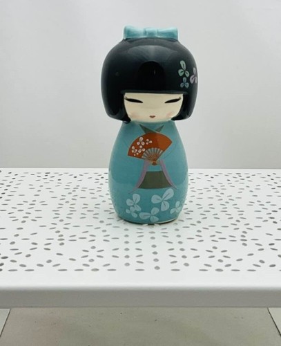Kokeshi tirelire céramique