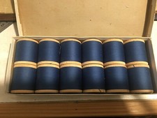 ??ancienne boite de 12 bobines bois: fil cablé à l'étoile ? CARTIER BRESSON