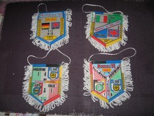 4 anciens fanions de foot du