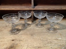 4 COUPES À CHAMPAGNE EN