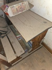 table d ecolier 1950 très bon état.. 