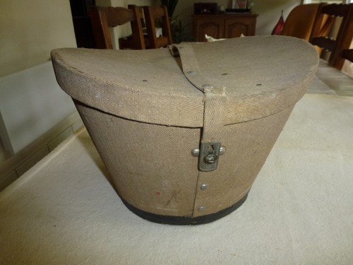 Ancienne boite chapeau en - chapeau,