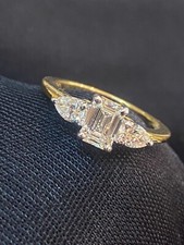 Pave 1,10 Cts Emeraude Poire