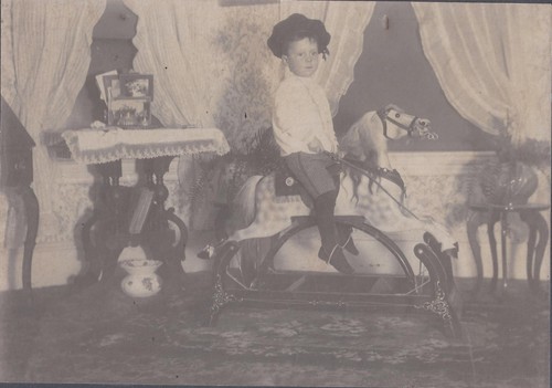 1890s armoire photo jeune - 1890s,