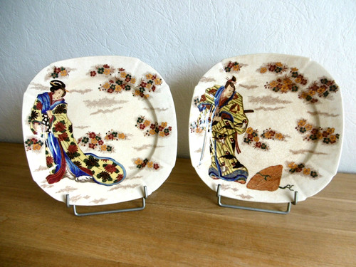 Deux assiettes plates - deux,