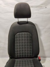 siége avant droit pour AUDI