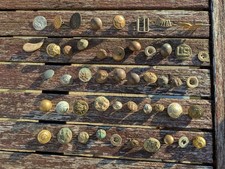 GROS LOT ANCIENS BOUTONS MILITAIRES FRANCE ET US PLUSIEURS EPOQUES