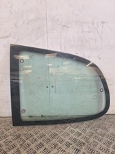 Vitre arriere droit PEUGEOT