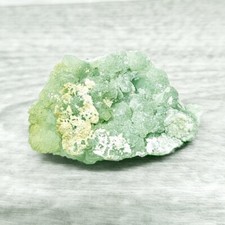 Prehnite verte claire et foncée 55g de collection - Pierre naturelle brute