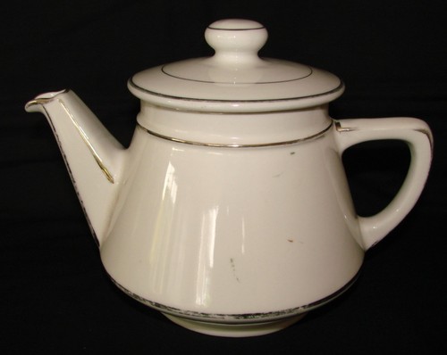 Ancienne cafetiere porcelaine