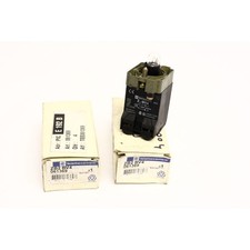 2Pcs Telemecanique 061369 ZB2