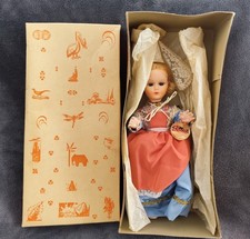 ANCIENNE POUPÉE BELLA