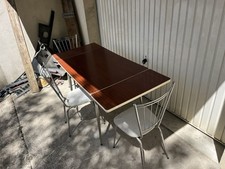 Ensemble Table Et Chaises  vintage plateau Formica et pieds métal années 60