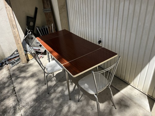 Ensemble table chaises - table,