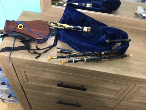 Northumbrian small pipes - northumbrian,