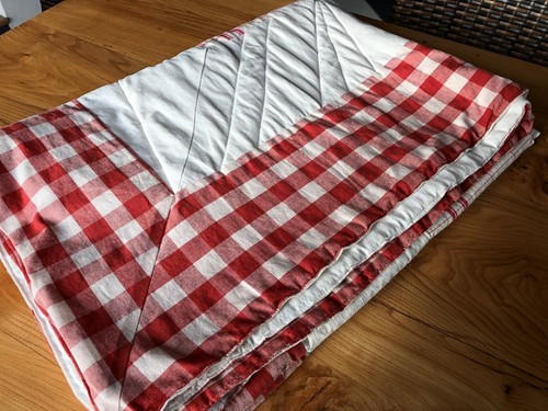 Tapis table ouatiné - tapis,