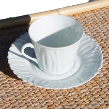 Tasse à thé + soucoupe en porcelaine fine de Limoges / Malevergne