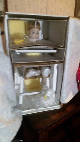 Doll danbury mint vintage - -,