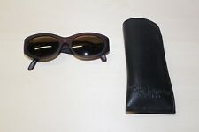 Paire de lunettes de soleil Guy Laroche modèle Barbara TD583  Marron mat et doré