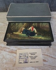 Boite en laque russe signée