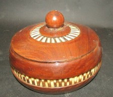 BOITE ROND EN BOIS ET EPINE DE