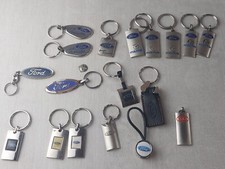 Lot de 18 anciens portes clés