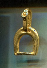 RARE PINS PIN'S .. SPORT CHEVAL HORSE HIPPISME TROT ETRIER OR GOLD 3D ~CW