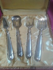 SERVICE A MIGNARDISES- Foie