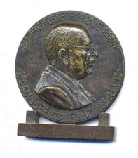 Au professeur René Fabre