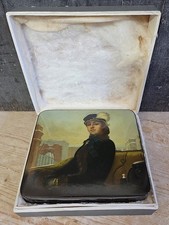 Boite en laque russe signée