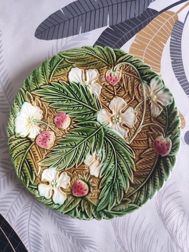 Ancienne assiette barbotine - ancienne,