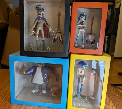Gorillaz kidrobot cmyk - gorillaz,