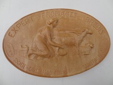 ancienne plaque publicitaire en céramique fromages