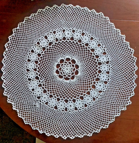 Beau napperon crochet fait - beau,