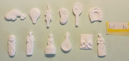 Feves plastique anciennes - feves,